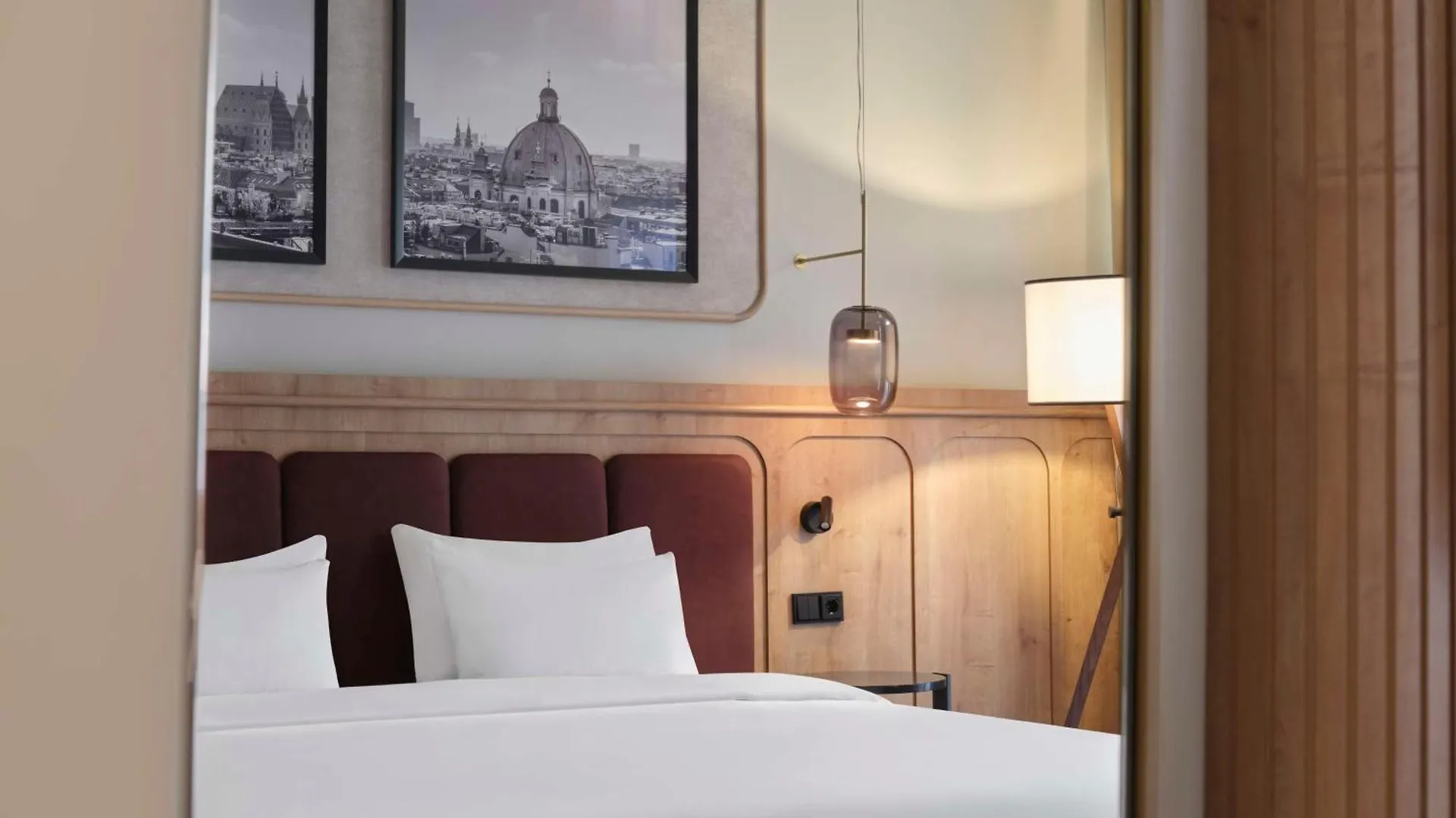 Radisson Blu Das Triest Hotel, וינה 4*,