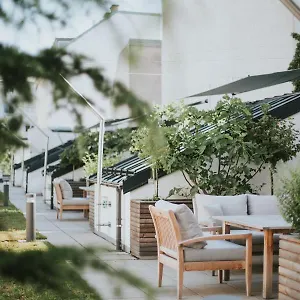 Parks 73 The Townhouse فندق