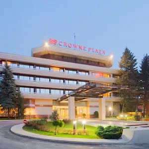 https://crowne-plaza.bucharesthotelsnow.com